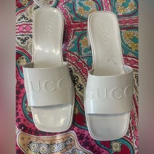 Gucci WOMEN'S RUBBER SLIDE SANDAL jelly heels size 10 white summer shoe